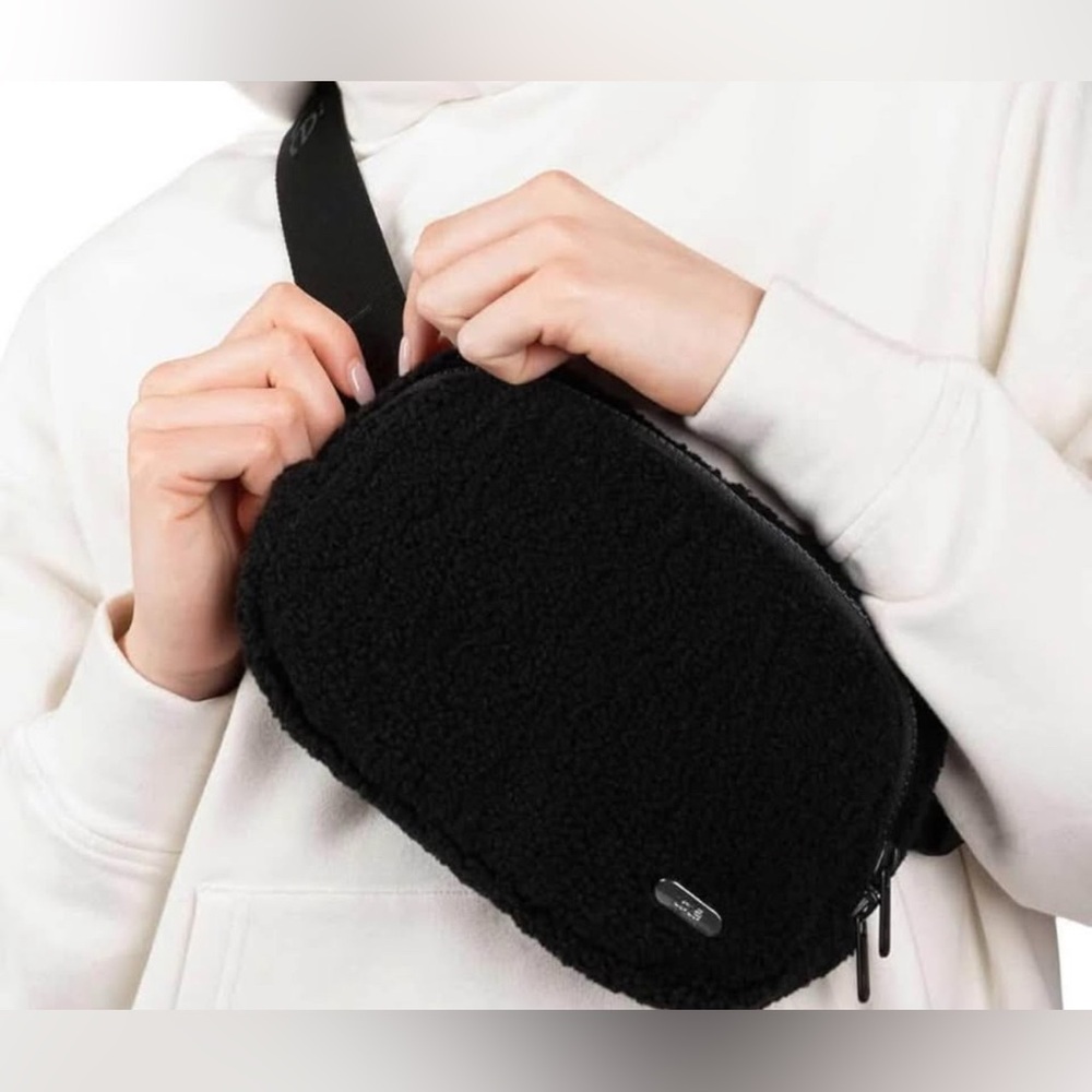 Lole Black Crossbody Bag Sleek Modern Design